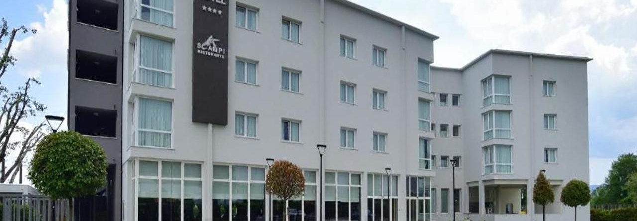 M2 Hotel, 坎皮比森齐奥 — 照片 1