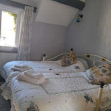 The Golden Lion Inn, Ллангинхафал — фото 3