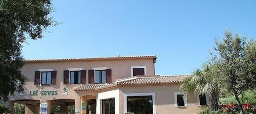 Camping Lei Suves - Chaletrent, 罗克布吕讷-叙尔-阿尔让 — 照片 1