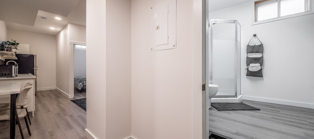 Spacious Newly Renovated 1 Bedroom Suite, 贝德福德 — 照片 1