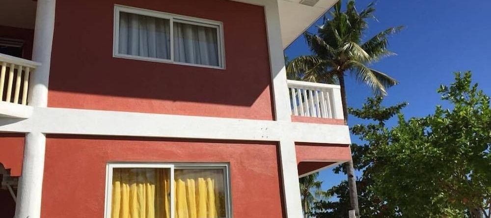 Malapascua Beach and Dive Resort, Daanbantayan — photo 1