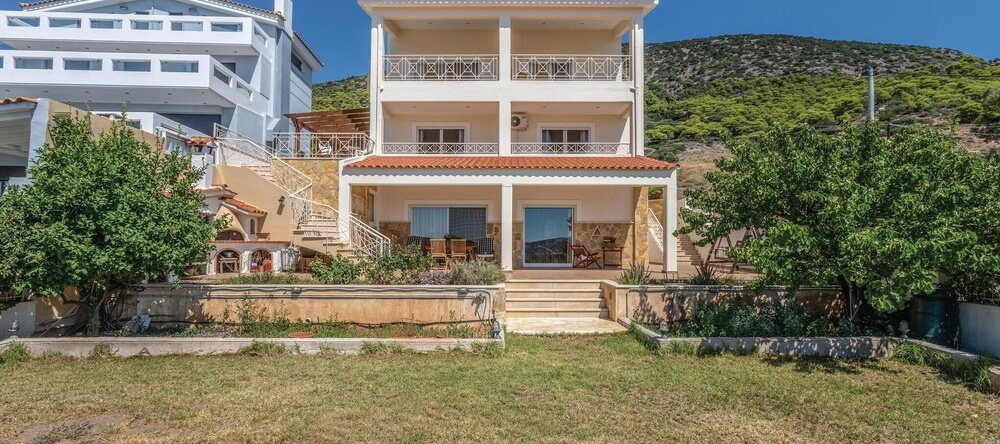 Awesome Home In Kaki Thalassa-Keratea With 4 Bedrooms And Wifi, Даскалио — фото 1