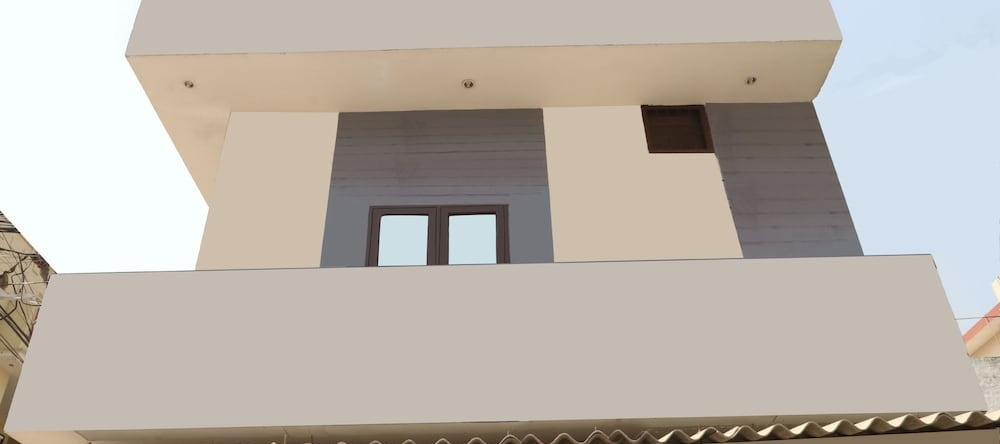 Oyo 37097 Raj Apartments, Phagwara — photo 1