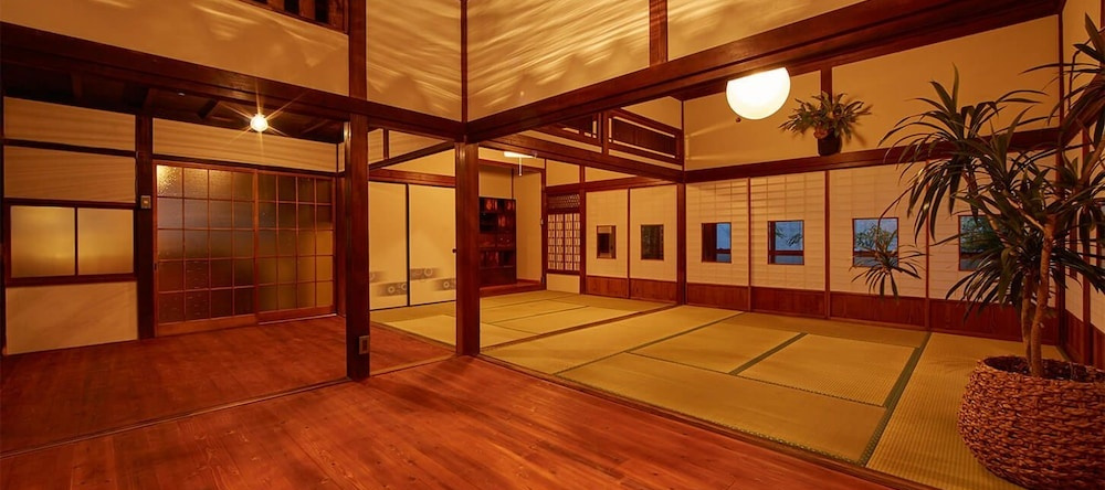 Minatonoakari, 叶山 — 照片 1