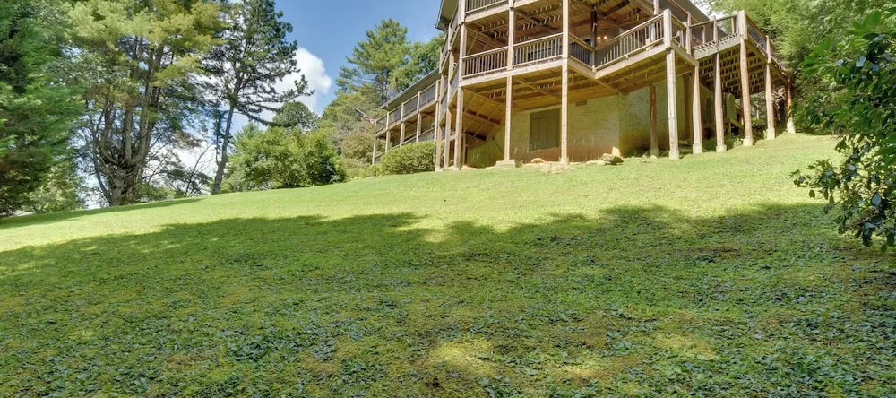 Stunning Dillard Home w/ Yard in Sky Valley!, 天空谷 — 照片 1