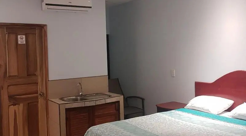 Hotel La Cueva De Limón, 利蒙 — 照片 1