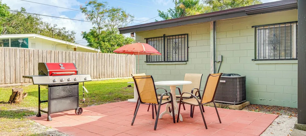2 Mi To Cocoa Riverfront Park: Home W/ Patio!, Коко — фото 1