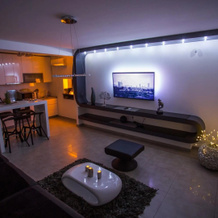 Apartment PLAZA ----Wallbox 11kW 16A ----- Private SPA- Jacuzzi, Infrared Sauna, Luxury massage chair, Parking, Entry with PIN 0 - 24h, Book without credit card-, 斯拉沃尼亚布罗德 — 照片 5