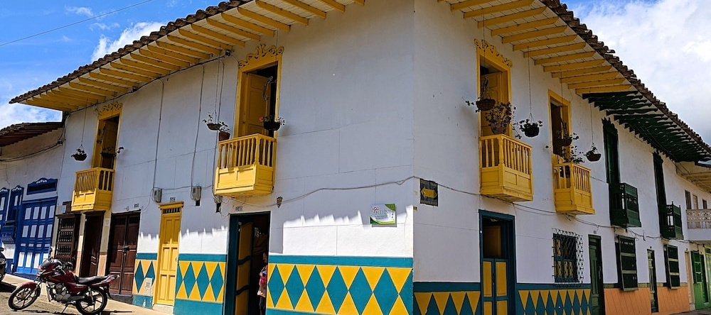 La Casa Amarilla, 雅尔丁 — 照片 1