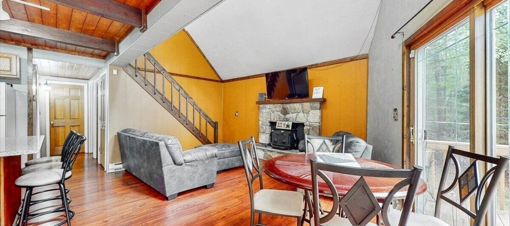 NEW Poconos Retreat near Snow Sports, 奥尔布赖茨维尔 — 照片 1