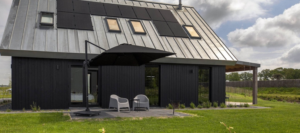 Beautiful Villa on the Water in Friesland, Sint Nicolaasga — photo 1