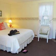 Allen Harbor Breeze Inn & Gardens, Harwich — photo 2