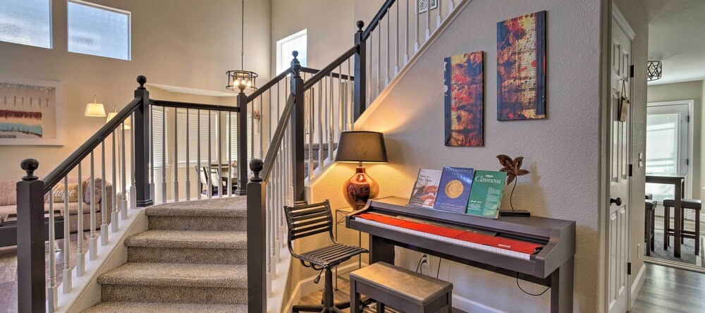 Spacious Parkview Home Near Denver W/ Game Room, Торнтон — фото 1