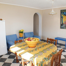 Awesome Home in Aegina With Wifi and 2 Bedrooms, 阿伊奥斯·乔治奥斯 — 照片 4