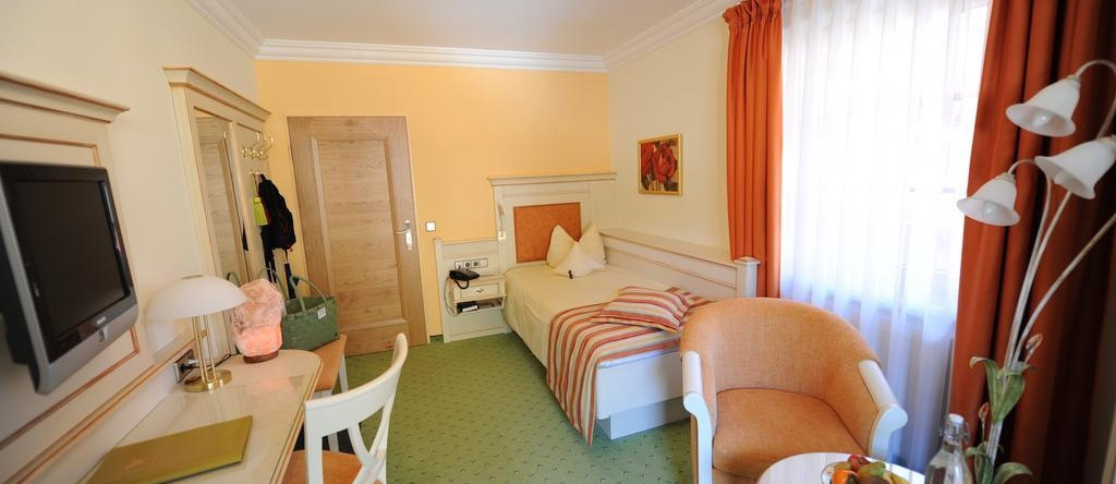 Wellnesshotel Auerhahn, 施卢赫湖 — 照片 1