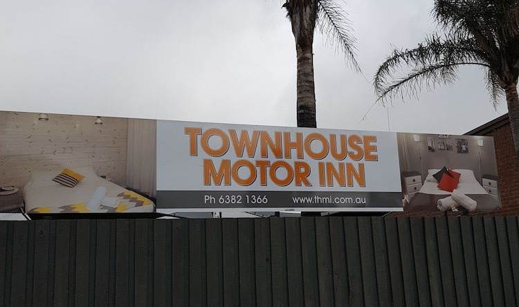 Town House Motor Inn, 扬 — 照片 1