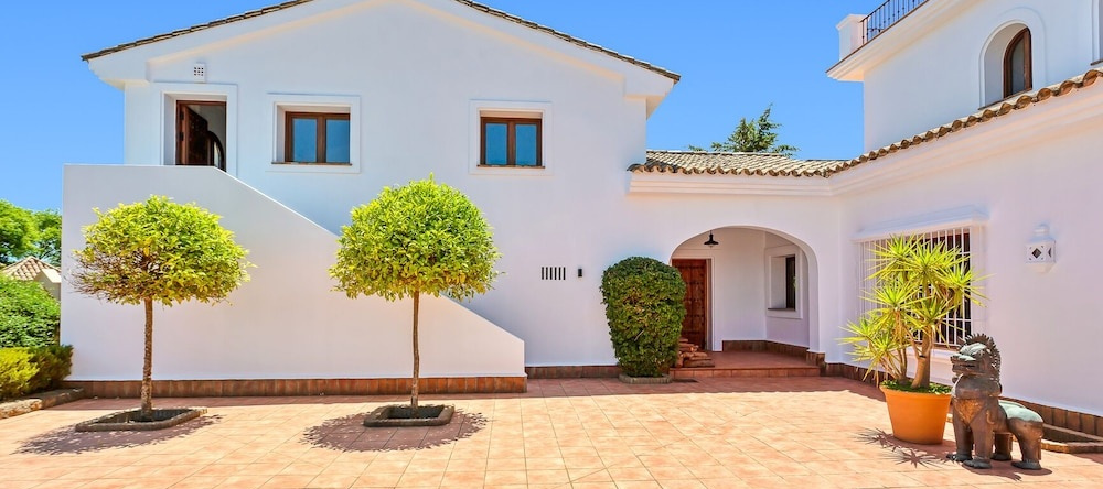 Sotogrande White House Villa, Сан-Роке — фото 1