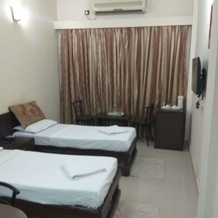 JK Rooms 108 Hotel Royal Regency, 布蒂博里 — 照片 5