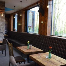 Frankies Wine Bar & Lodge, 迪斯利 — 照片 5