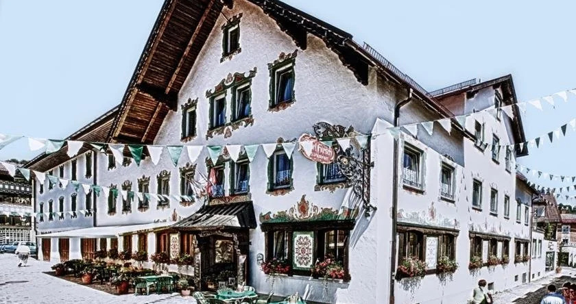 Hotel- und Brauereigasthof Hirsch, 松特霍芬 — 照片 1