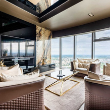 Apartments in Sky Tower with Bathtub near the window, 弗罗茨瓦夫 — 照片 4