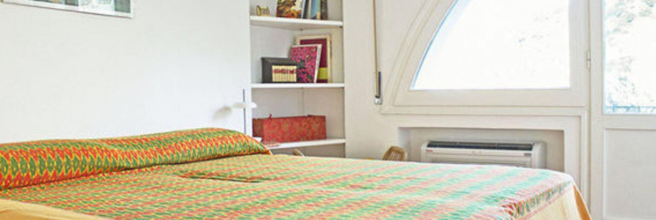 Charming Holiday Home at Massa Lubrense Naples with Balcony, 圣蒙塔诺 — 照片 1