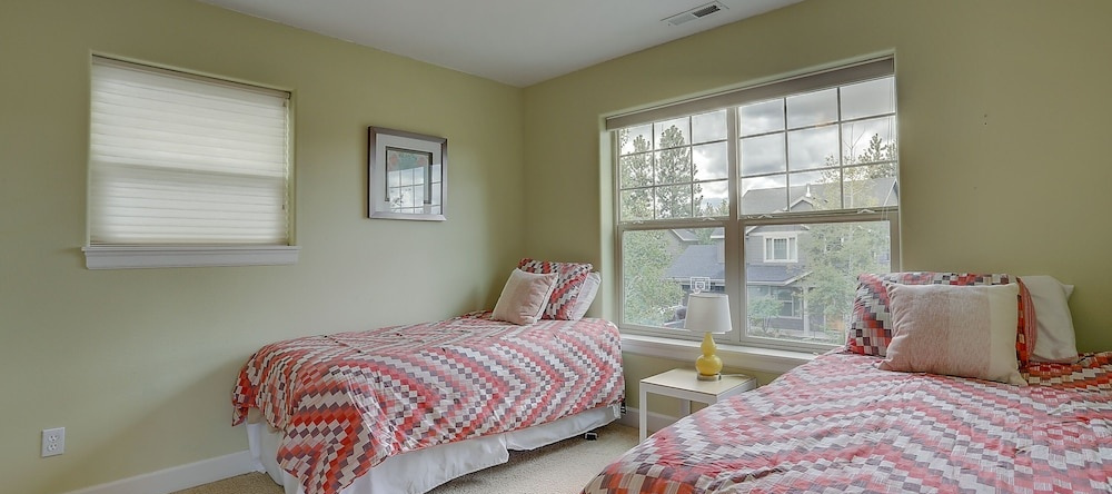 Aspen Ridge 3 Bedroom Home by RedAwning, Bend — photo 1