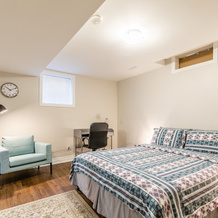 Marvelous Mississauga Family Basement, Миссиссауга — фото 2