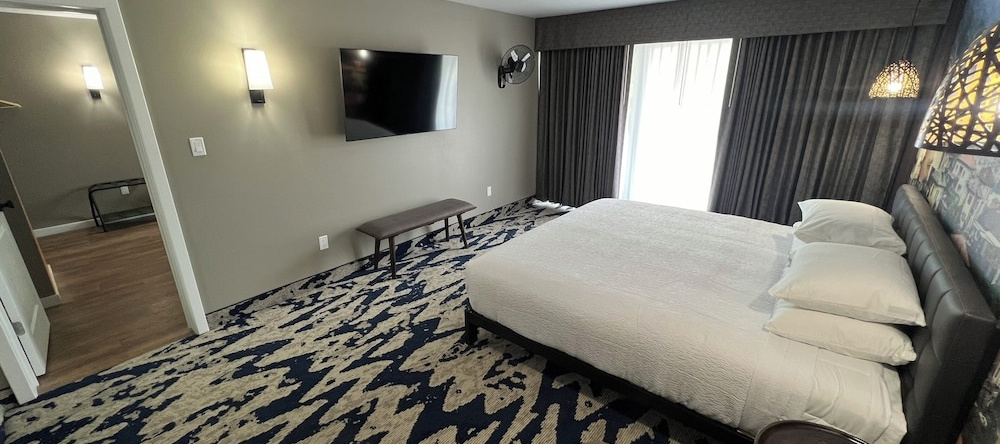 Lighthouse Inn & Suites, Hannibal — photo 1