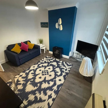 Sleek City Getaway - Walkable & Free Parking, Уигстон — фото 3