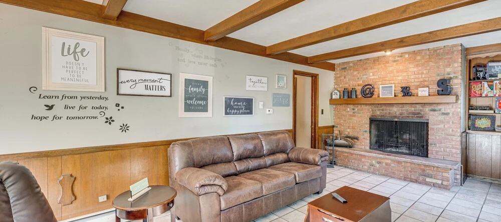 4 Mi To Downtown Rockford - Spacious Home!, Рокфорд — фото 1