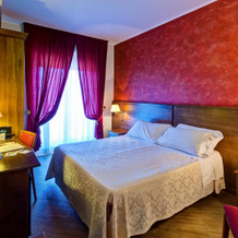 Hotel La Perla, 卡斯特尔沃尔图诺 — 照片 4