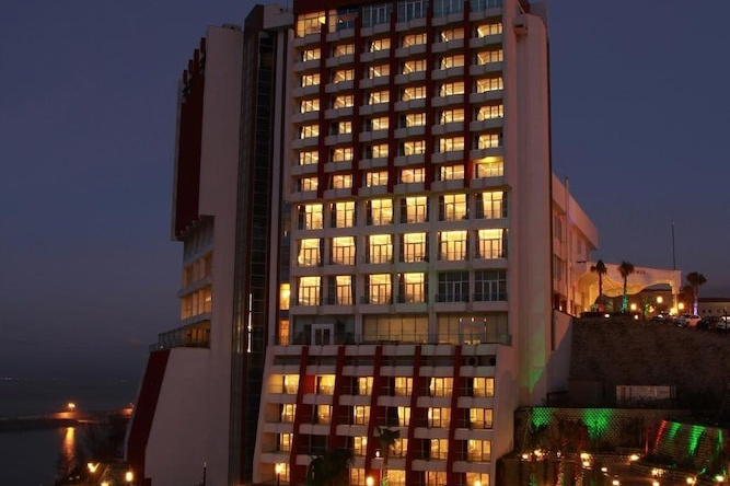 Sky Tower Deluxe Hotel, 阿克恰科贾 — 照片 1