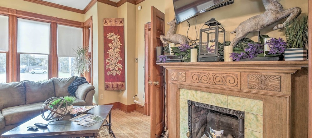 Historic Apartment - Half Mi to Lake Champlain!, Plattsburgh — photo 1