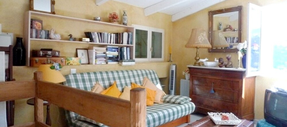 House With 2 Bedrooms in Aregno, With Wonderful City View, Furnished T, 阿雷尼奥 — 照片 1