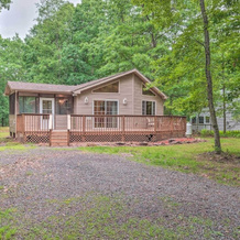 Pet-friendly Poconos Home w/ Grill: 1 Mile to Lake, 奥尔布赖茨维尔 — 照片 3