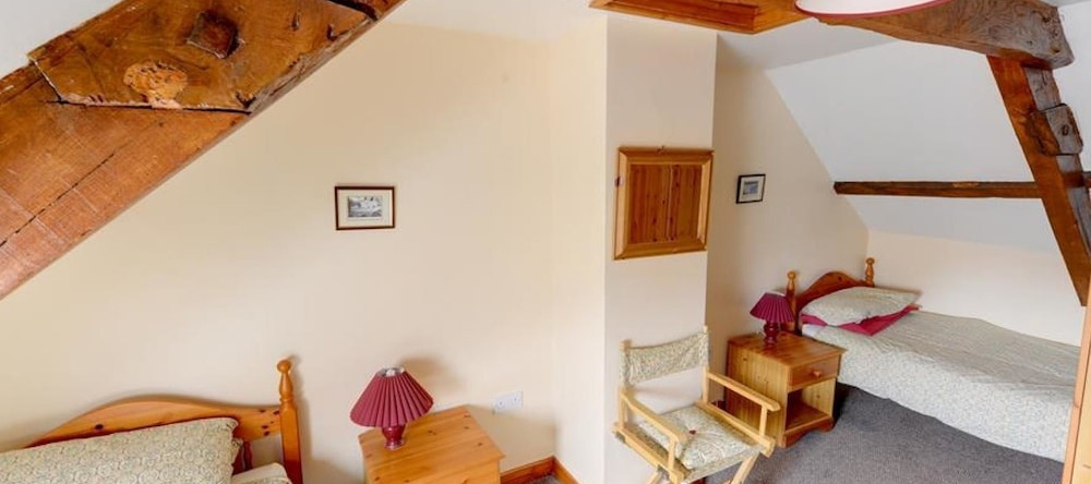 Alluring Holiday Home in Llandovery With Garden, 兰韦尔-阿尔-伊-布林 — 照片 1