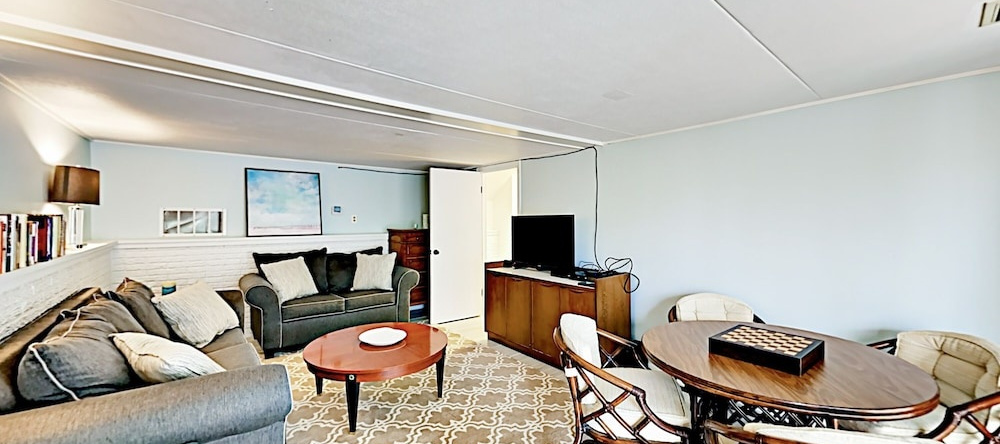 Cape Cod Retreat - 3 Br Home, Mashpee — photo 1