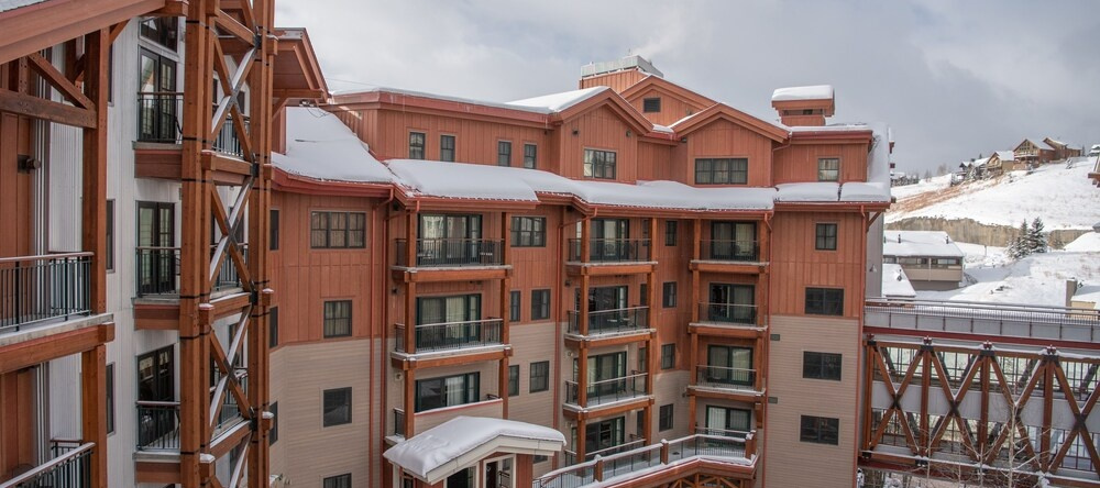 Large 3 Bedroom Bathroom In Mountaineer Square Condo - No Cleaning Fee! by RedAwning, 克雷斯特德比特 — 照片 1