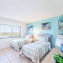 Canaveral Towers - Oceanfront Condos with Pool and Mini Golf by Port Canaveral - Cocoa Beach, Cape Canaveral — photo 4
