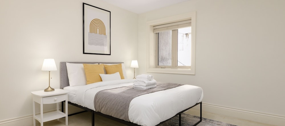 Cozy 2BR BSMT Suite Near Grouse Mt. and Edgemont., West Vancouver — photo 1