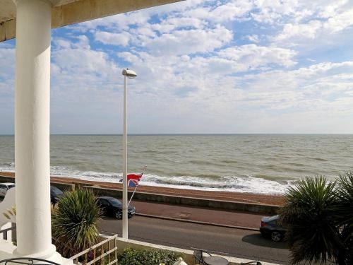 Seascape Apartment, 福克斯通 — 照片 1