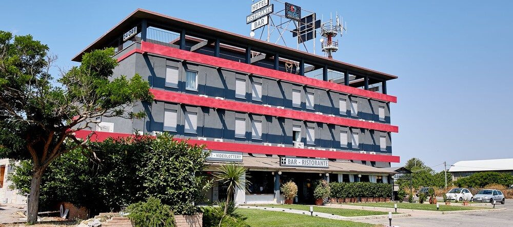 Hotel Ospite Inatteso, 蒙塔尔托-迪卡斯特罗 — 照片 1