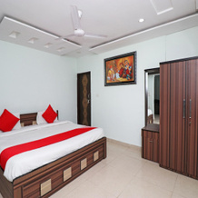 OYO Flagship 18847 Hotel Space Paradise Inn, 普拉塔普加尔 — 照片 3