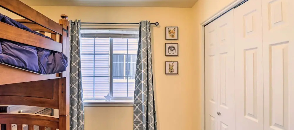 Family-friendly Columbia Falls Townhome w/ Views!, 哥伦比亚福尔斯 — 照片 1