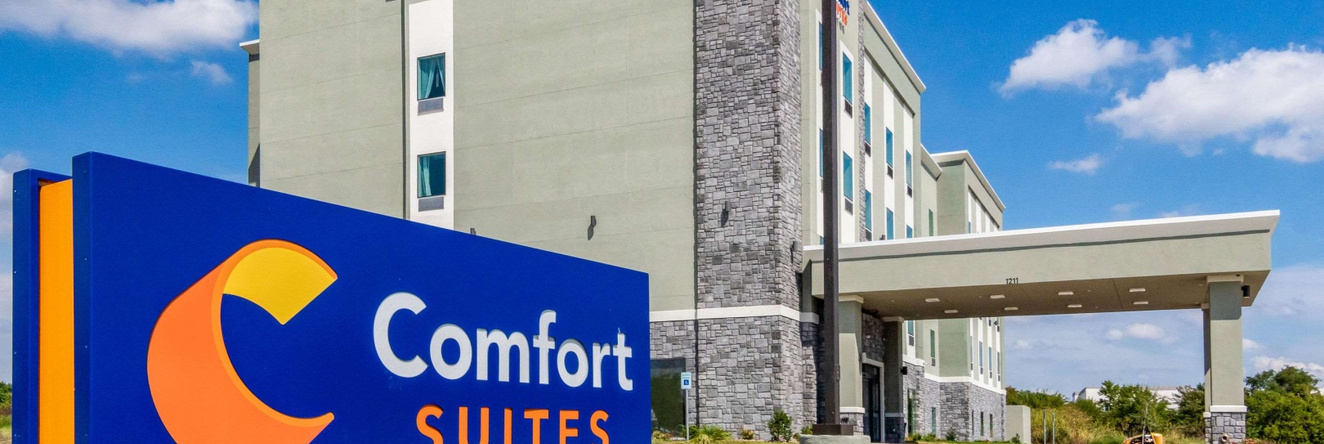 Comfort Suites Desoto Dallas South, ДеСото — фото 1