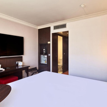 B&B Hotel Saint-Quentin-En-Yvelines Centre Gare 4 Etoiles, Монтиньи ле Бретоне — фото 5