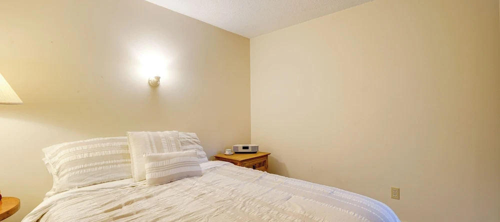 Dover Condo w/ Grill & Balcony: 3 Mi to Mt Snow!, 西多佛 — 照片 1