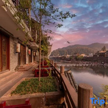 Fenghuang Ancient Town Boutique Hotel（ Heart of the ancient town Unobstructed 180° front river view）, Xiangxi — photo 3