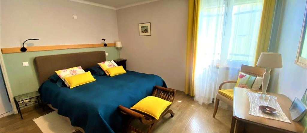 CHAMBRES D'HOTES 2 à 4p ou GITE DE GROUPE 16p, 7 ch, 6 sdb, parc et salle de réception, 维勒讷沃德贝尔 — 照片 1